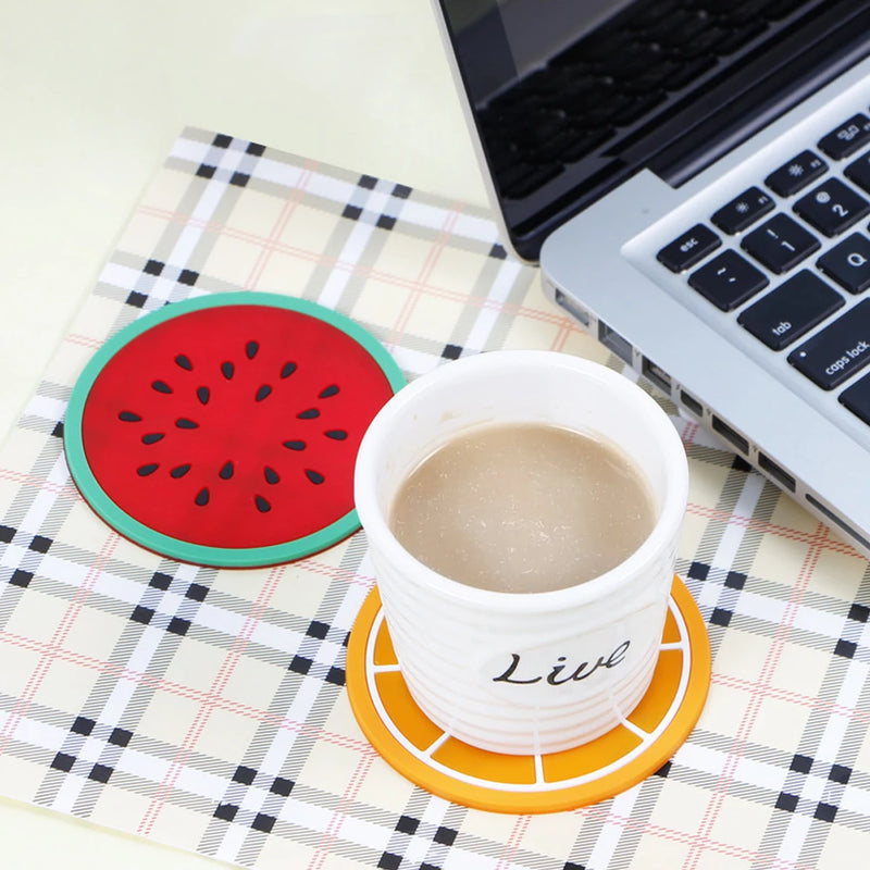 Porta-Copos de Silicone em Formato de Fruta – Antiderrapante, Isolante Térmico e Decorativo para sua Cozinha e Mesa